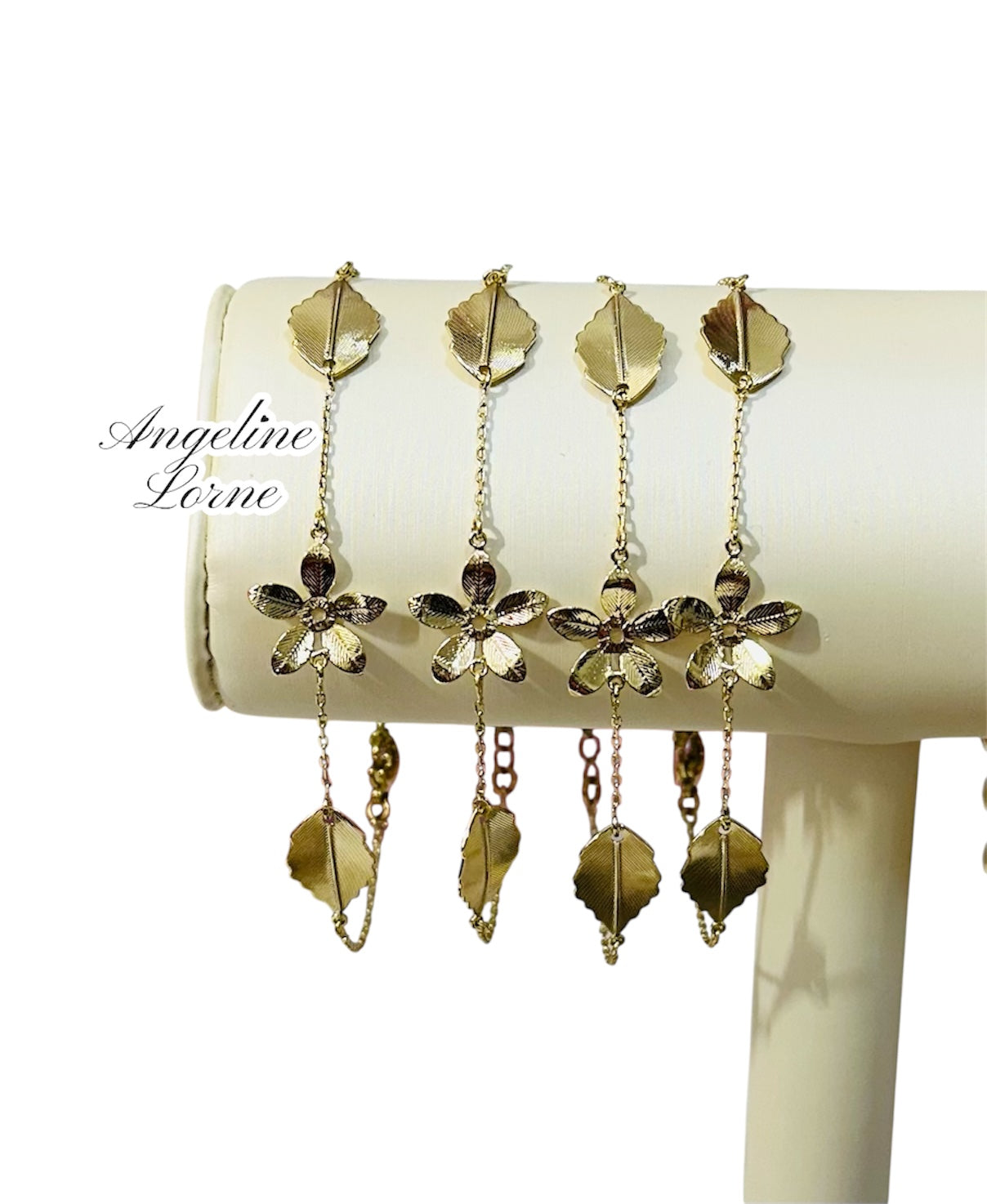 Pulsera  fina Flor  con pétalos ajustable a 7 y 8 inch