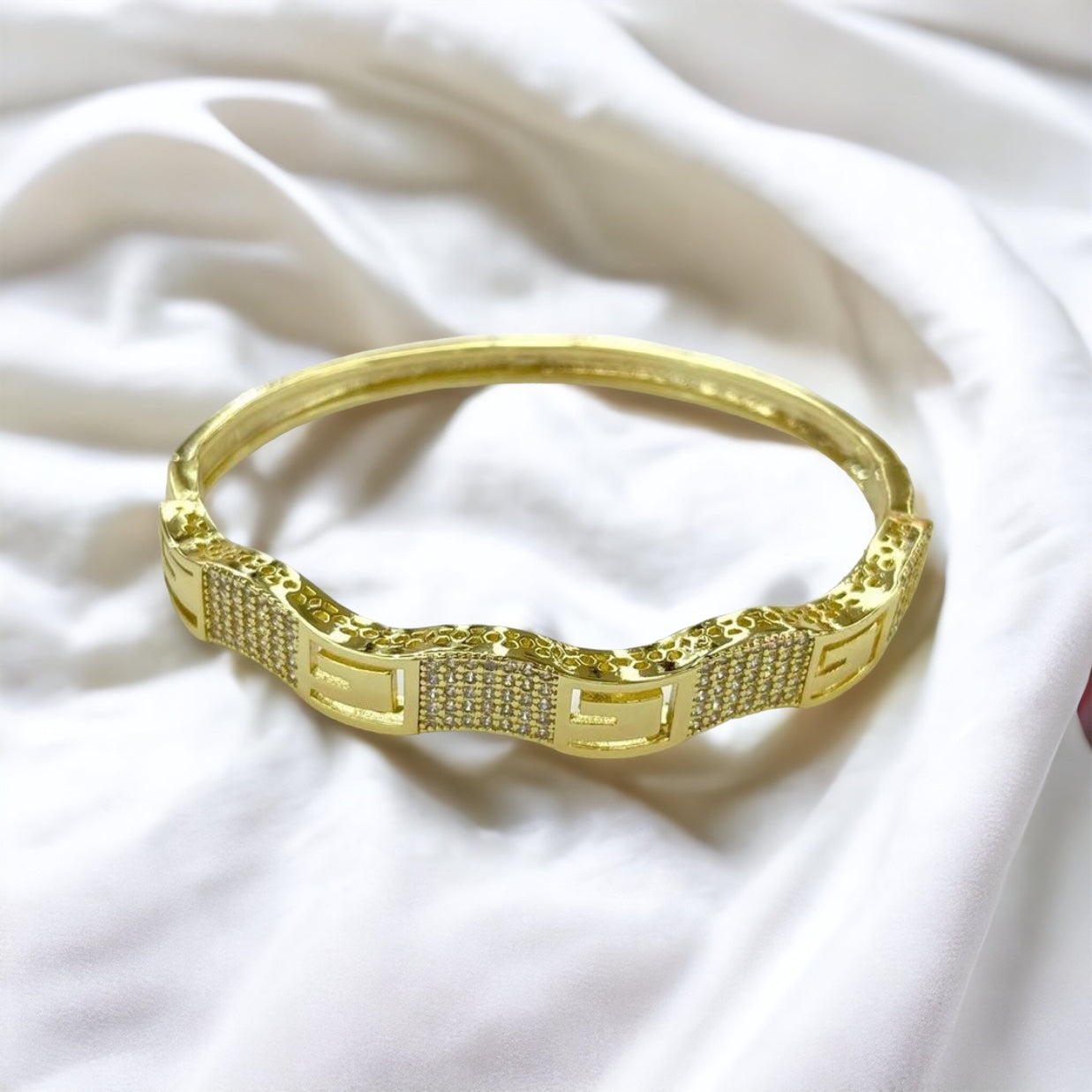 Bangles de estilos different zirconia  For Women Elegant Design